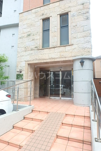 21/27 エントランス