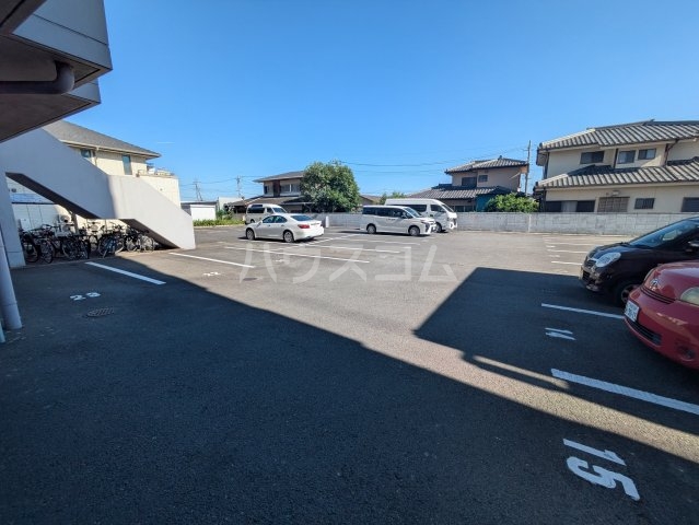 24/25 駐車場