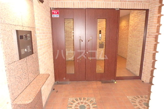 22/24 エントランス