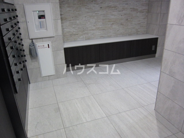 25/30 エントランス