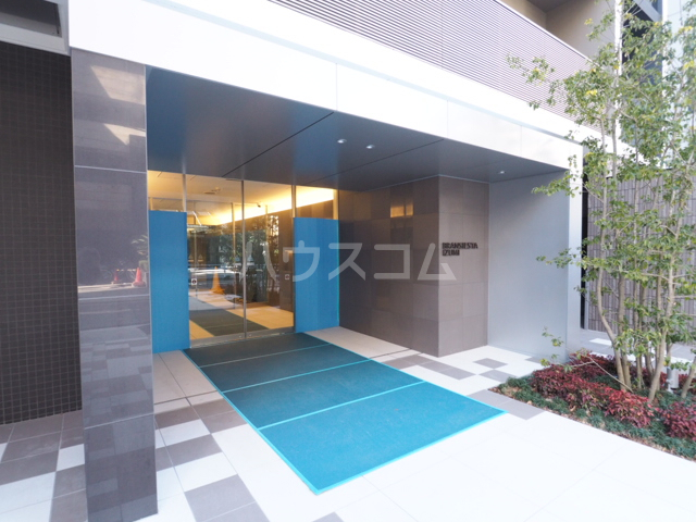 28/30 エントランス