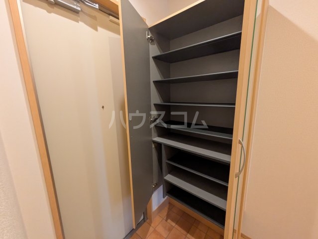 13/30 収納