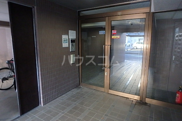 21/29 エントランス