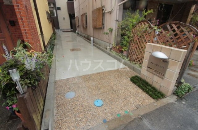 16/22 エントランス