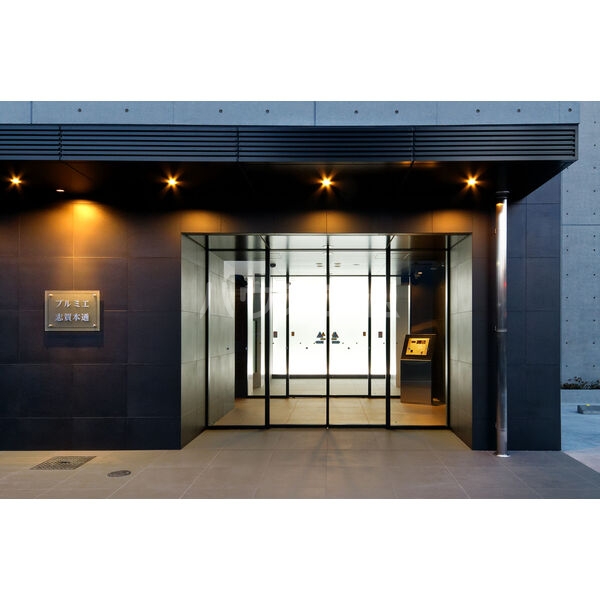 18/22 エントランス