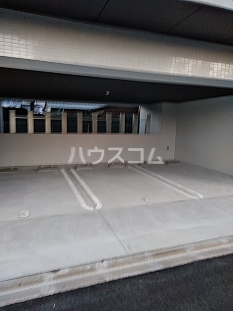 18/22 駐車場