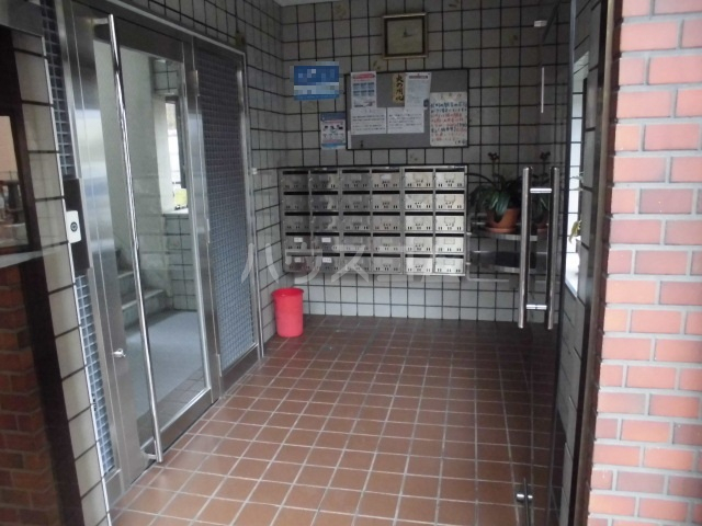 22/30 エントランス