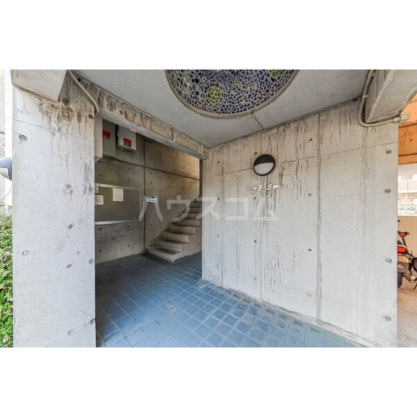 3/4 エントランス