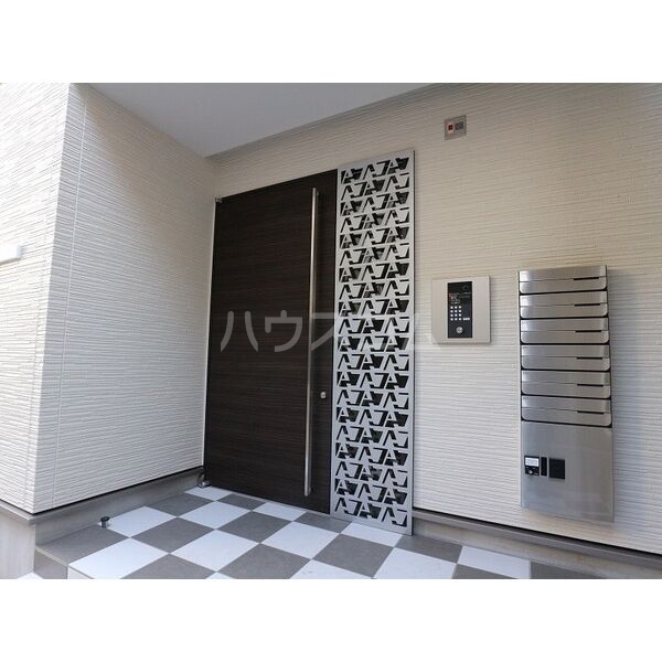 14/21 エントランス