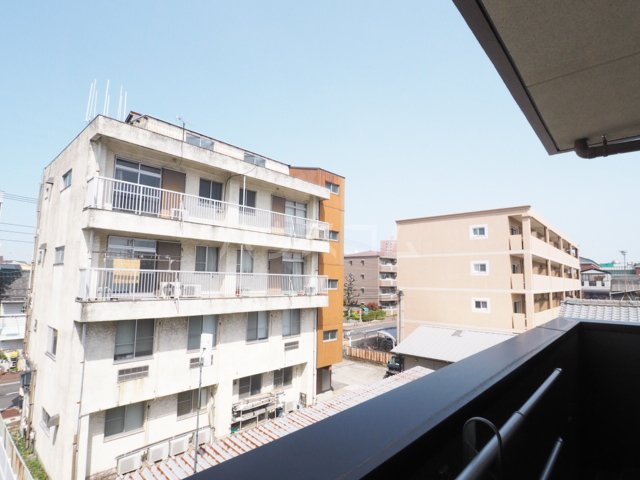 2/4 外観