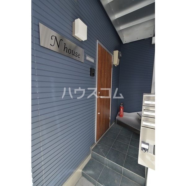 18/26 エントランス