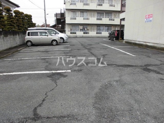 2/3 駐車場