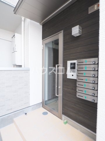 28/30 エントランス