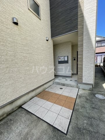 28/30 エントランス