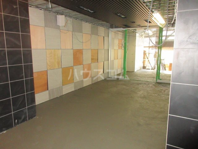 22/25 エントランス