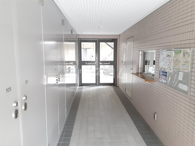 28/30 エントランス