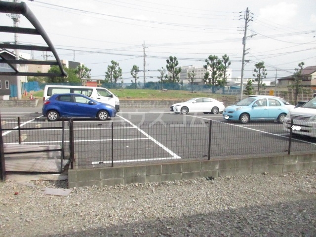 15/20 駐車場