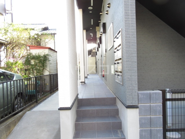 20/30 エントランス