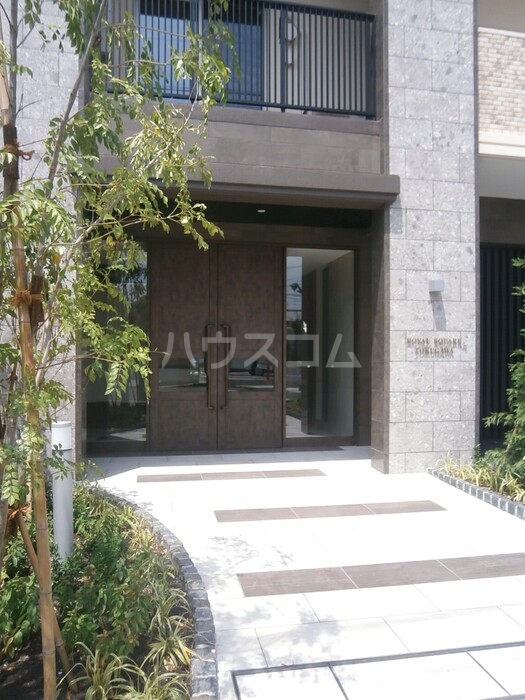 17/23 エントランス