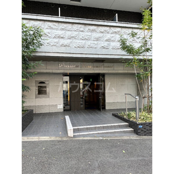 14/22 エントランス