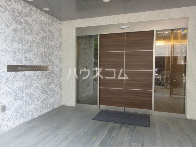 21/30 エントランス