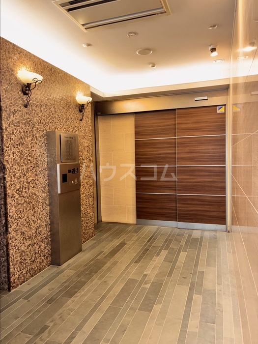 17/27 エントランス