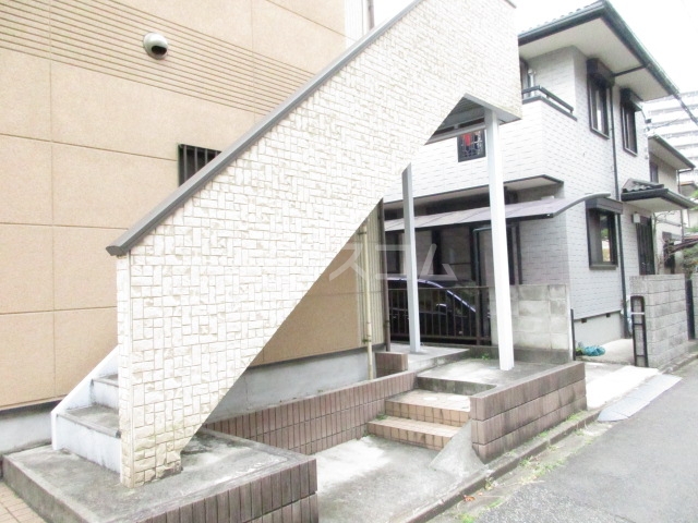 22/30 エントランス