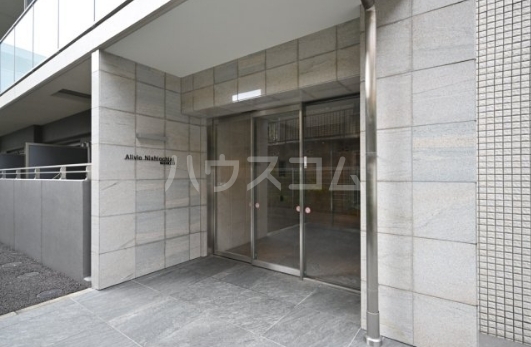 24/30 エントランス