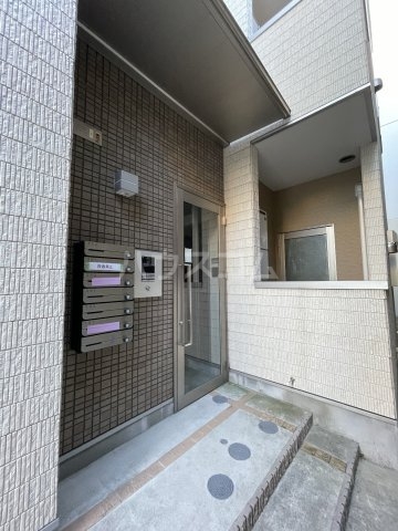 26/30 エントランス