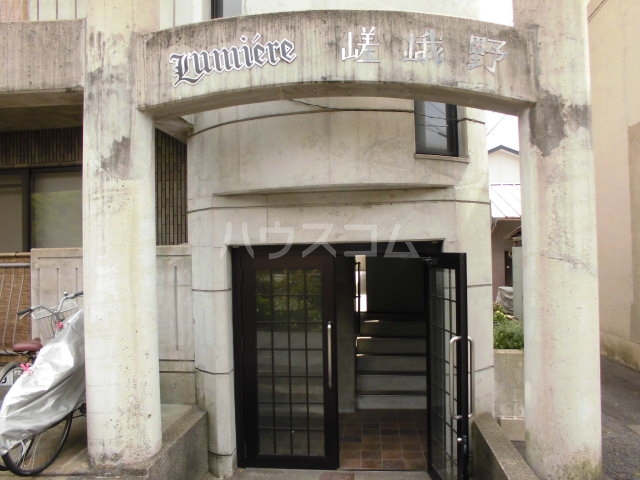 20/30 エントランス