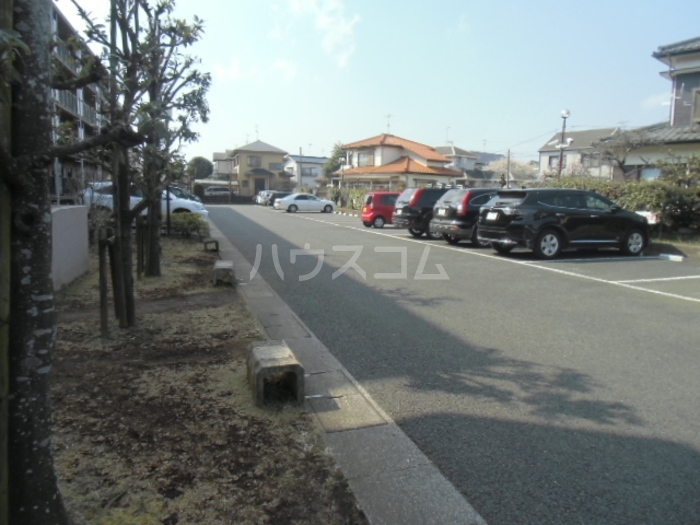 13/15 駐車場
