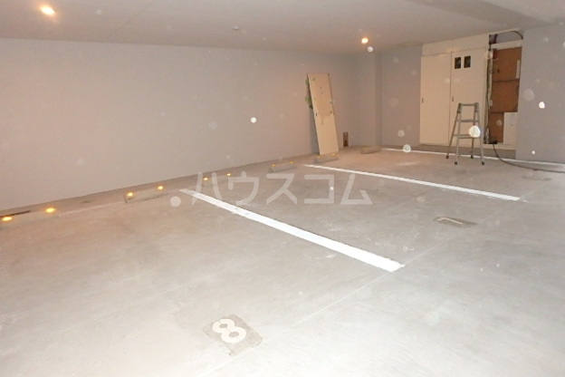 21/28 駐車場