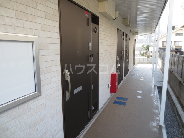 21/30 エントランス