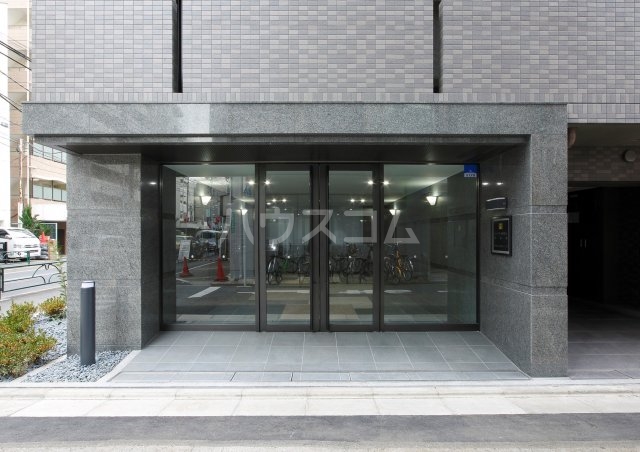 21/28 エントランス