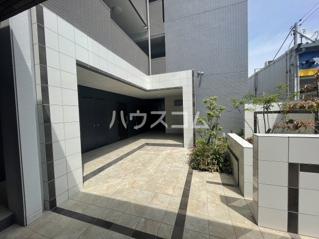 16/22 エントランス