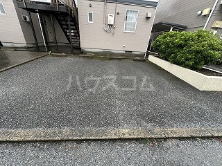 2/3 駐車場