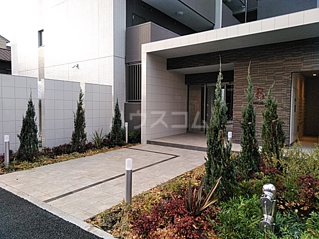 17/25 エントランス