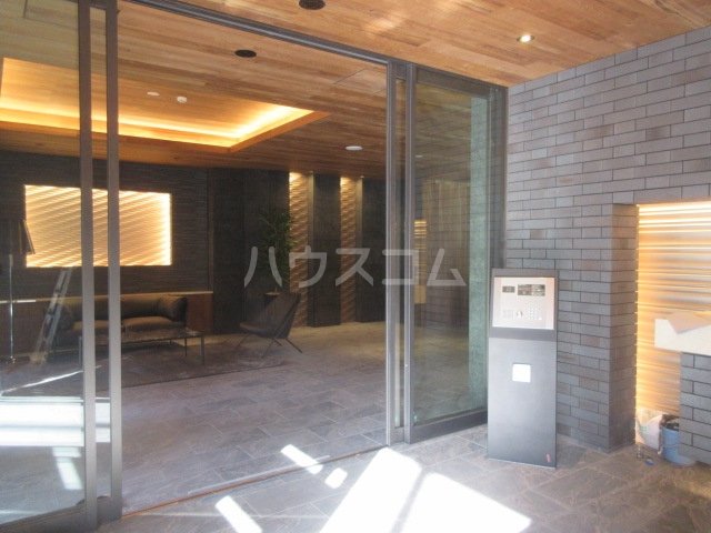 14/15 エントランス