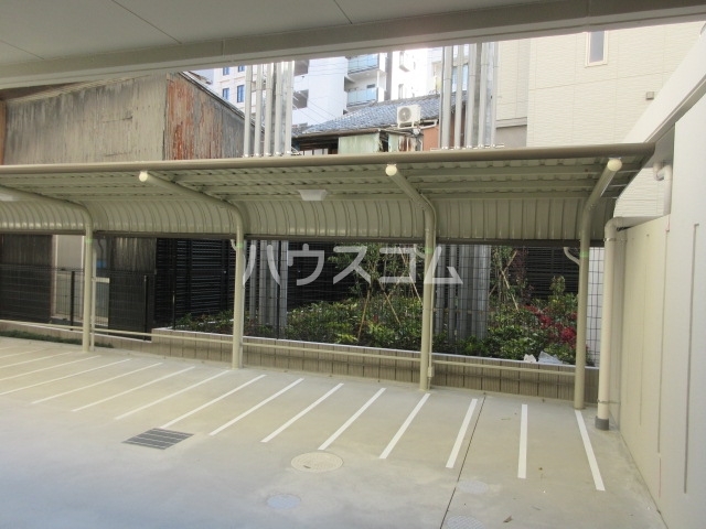 23/26 エントランス