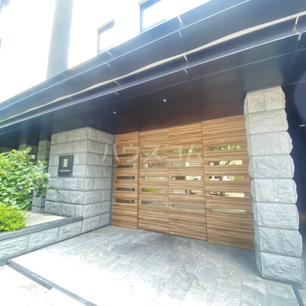 15/16 エントランス