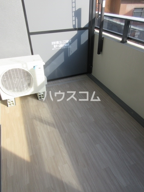 13/18 バルコニー