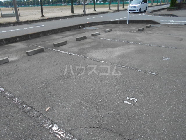 2/13 駐車場