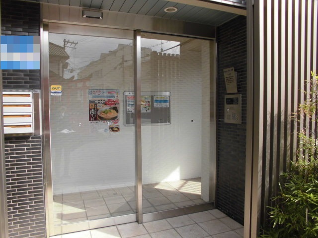 22/30 エントランス