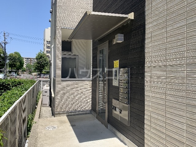 22/26 エントランス