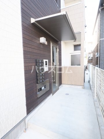 24/26 エントランス