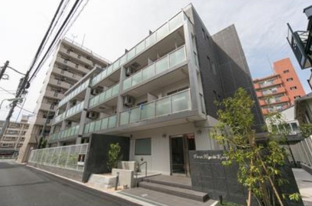 18/23 エントランス