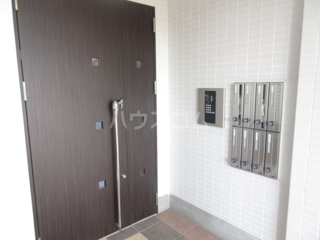 21/30 エントランス