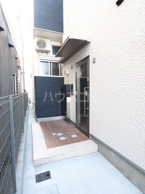 29/30 エントランス