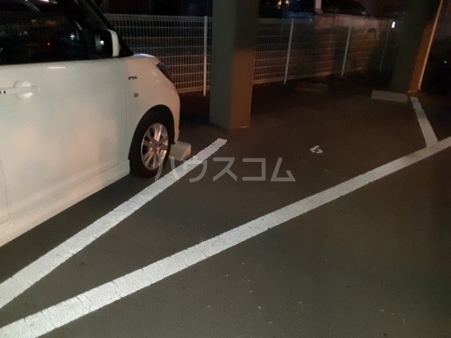 18/20 駐車場