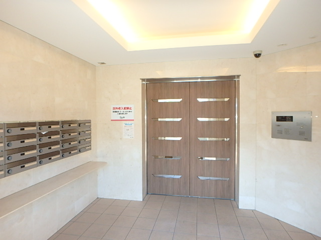 22/30 エントランス